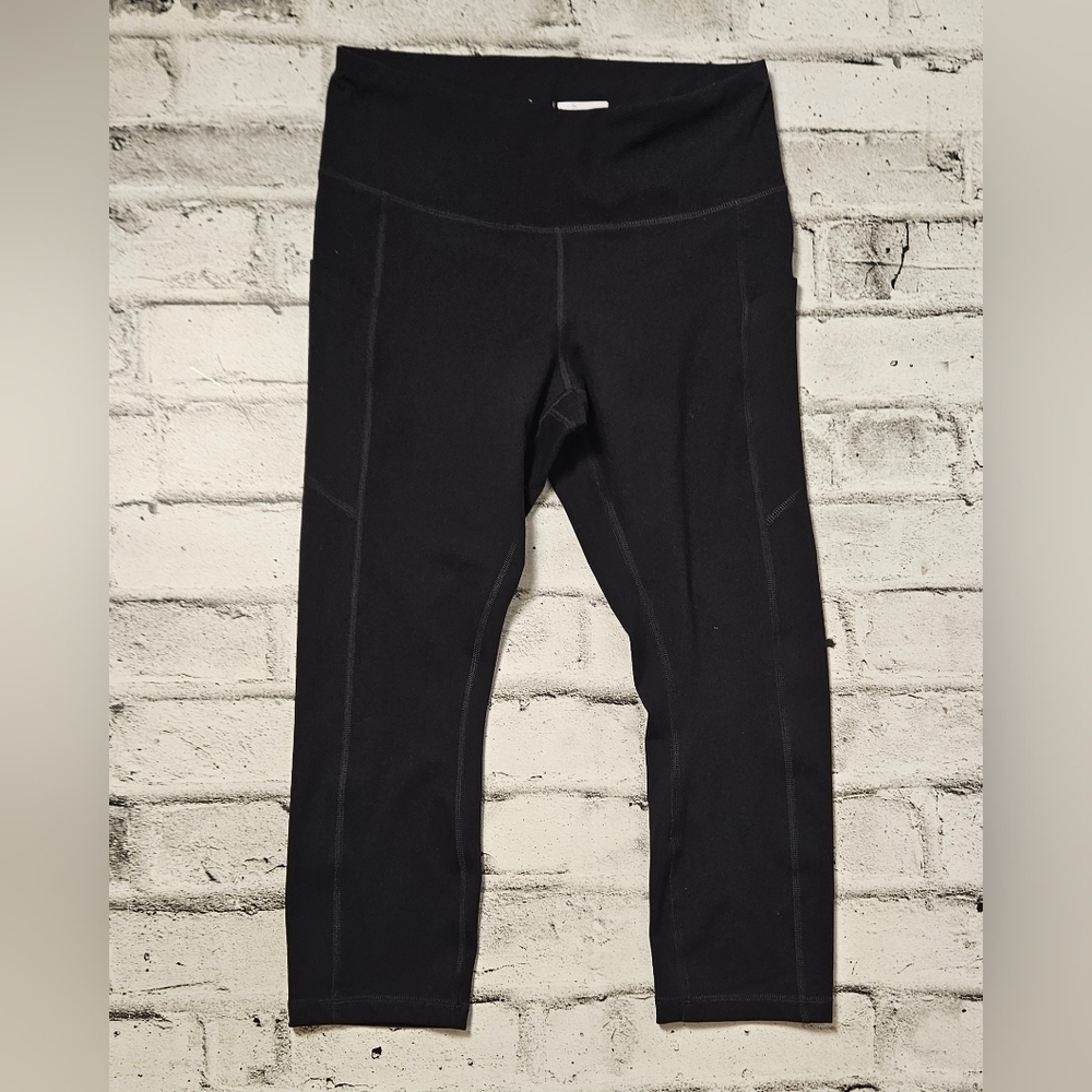 Shambhala Black Capri Leggings Size M High Rise Yoga Fitness Activewear
